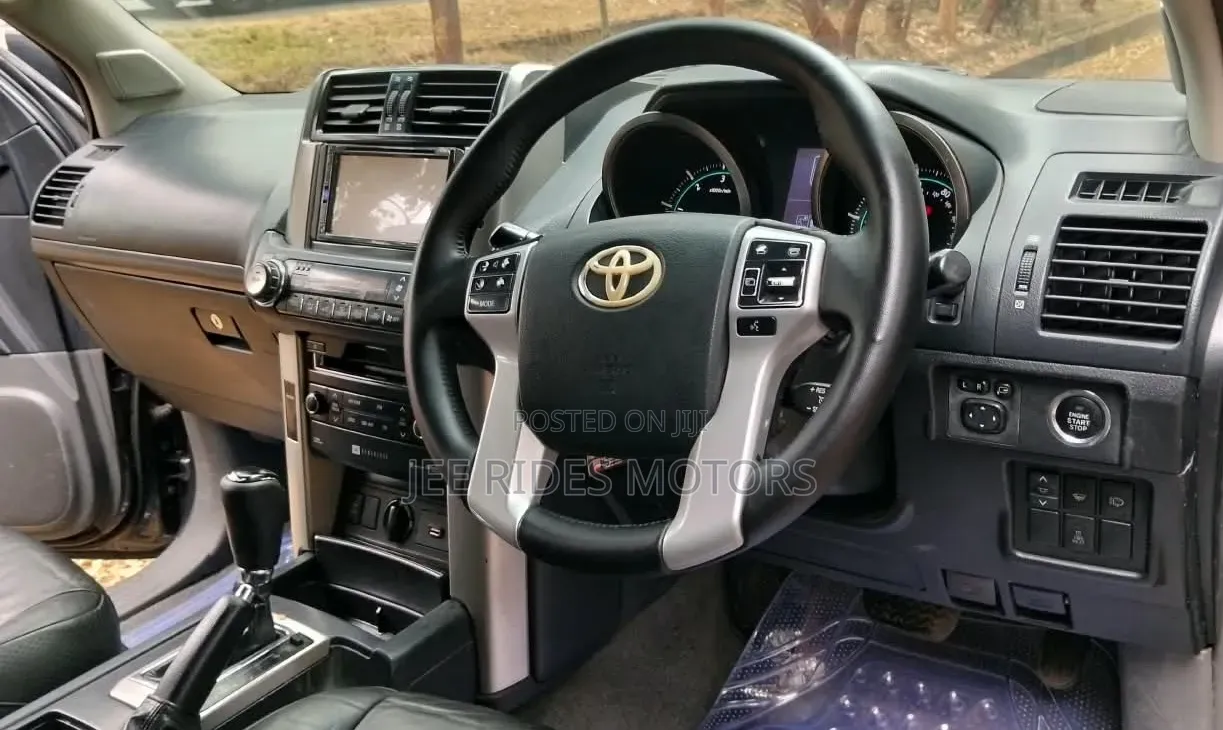 Toyota Land Cruiser Prado 2012