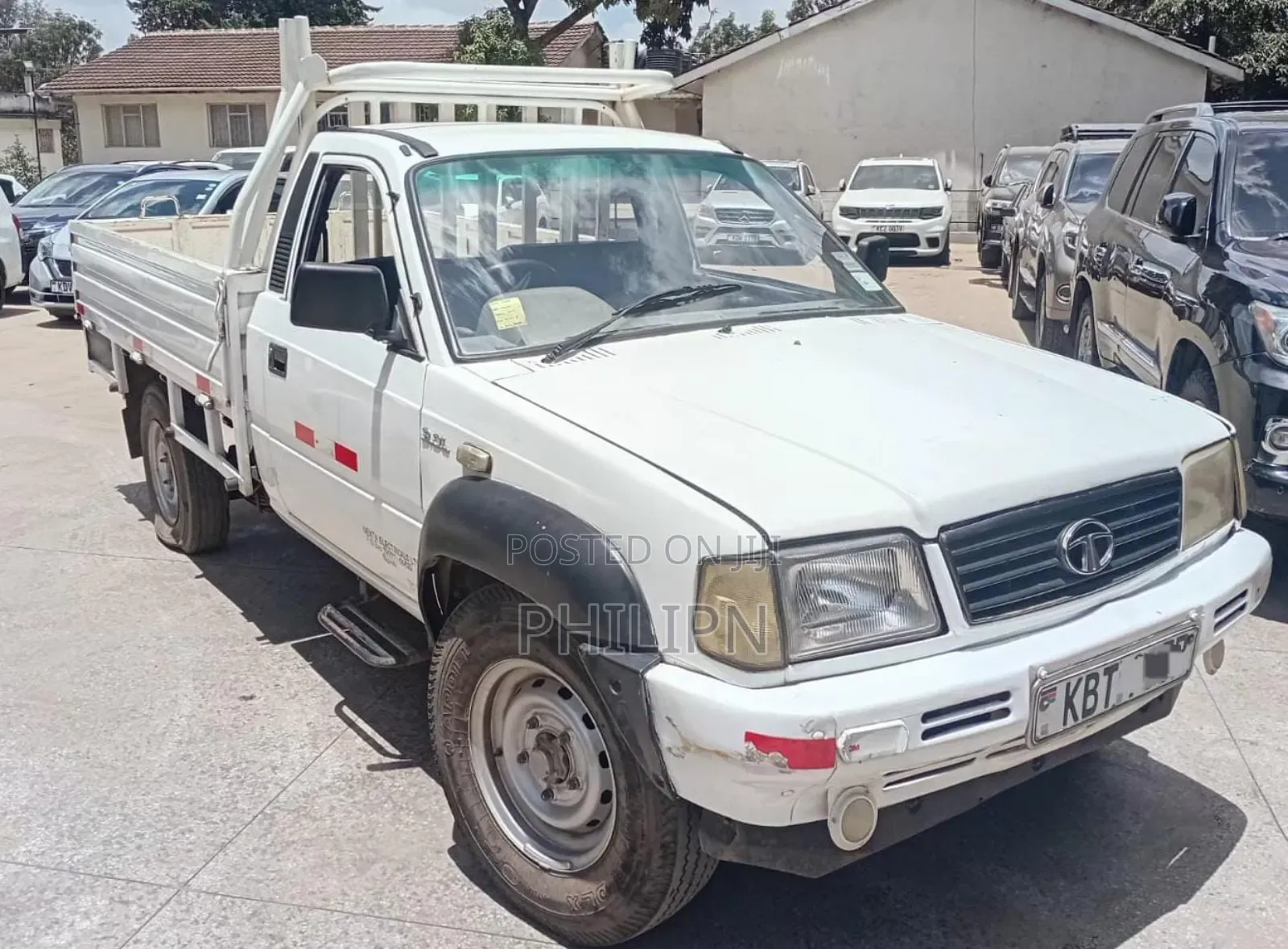 Tata Xenon 2011 White