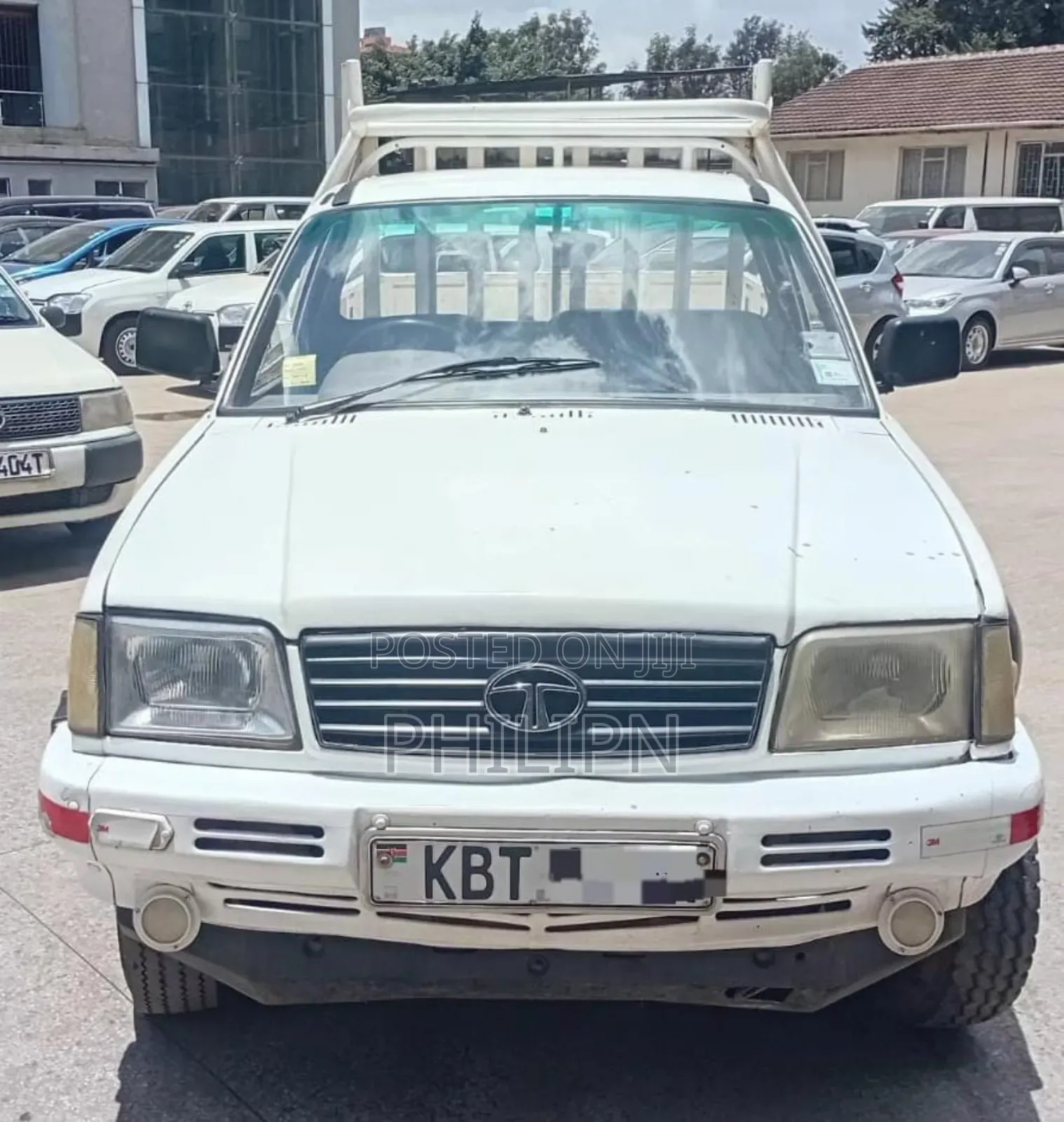 Tata Xenon 2011 White