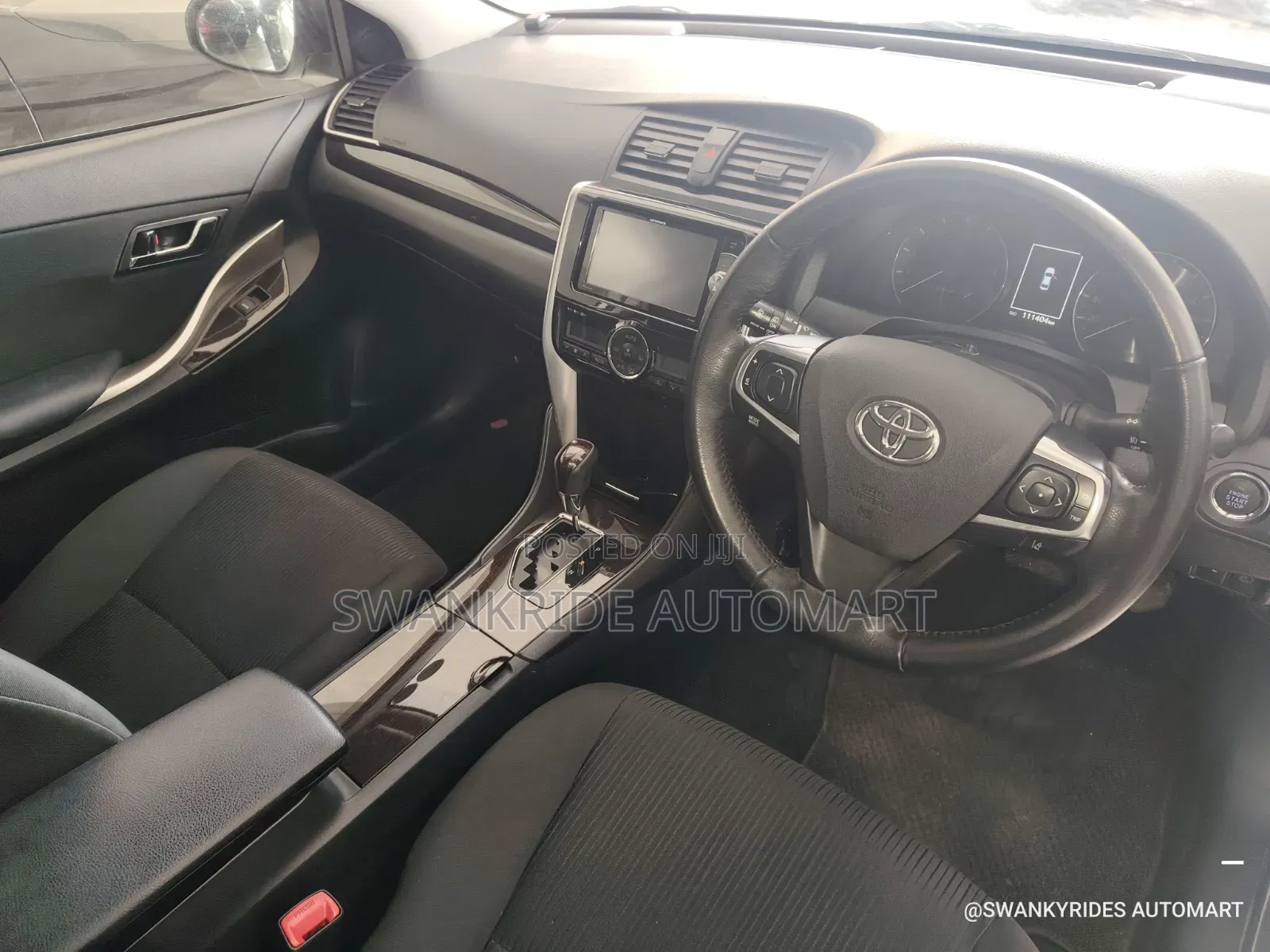Toyota Premio 1.8 AWD 2019 White