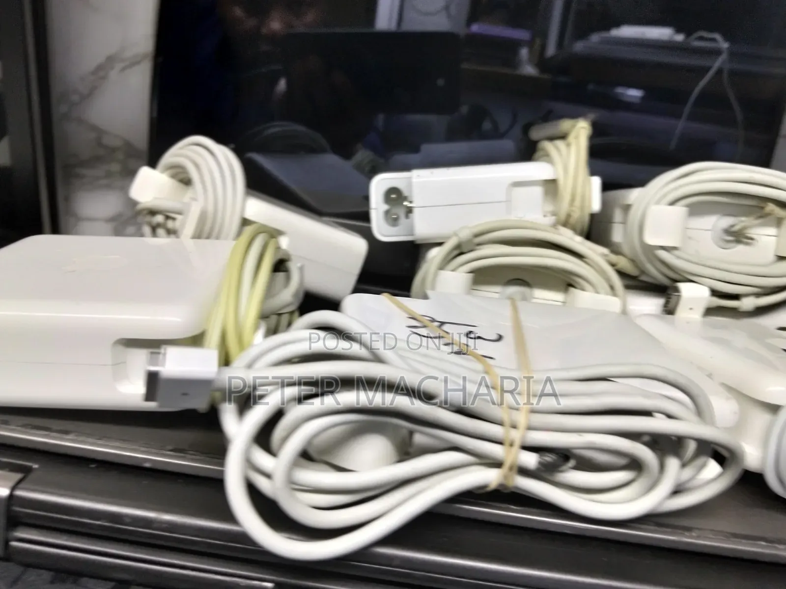 Macbook,apple  Chargers