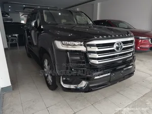Toyota Land Cruiser LC300 2022 Black