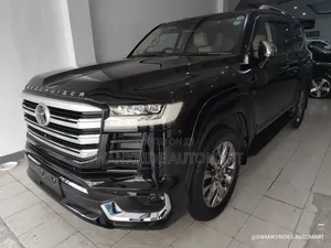 Toyota Land Cruiser LC300 2022 Black