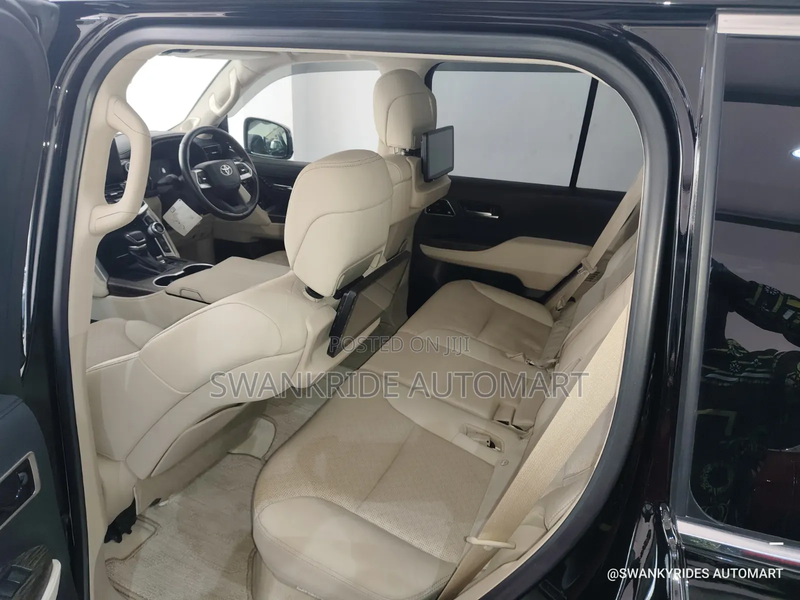 Toyota Land Cruiser LC300 2022 Black