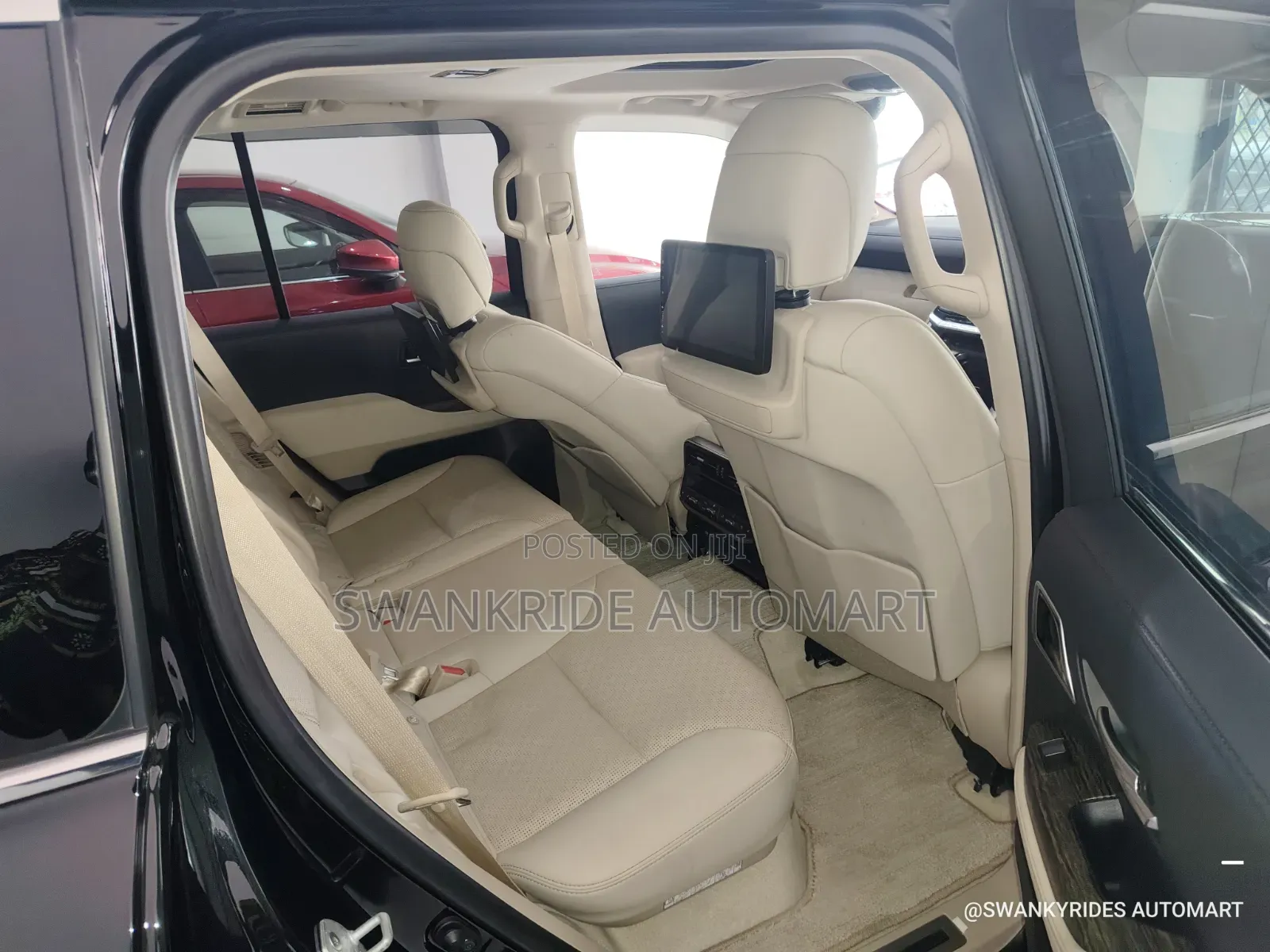 Toyota Land Cruiser LC300 2022 Black