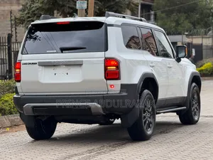 Toyota Land Cruiser Prado 2.8 2024 White