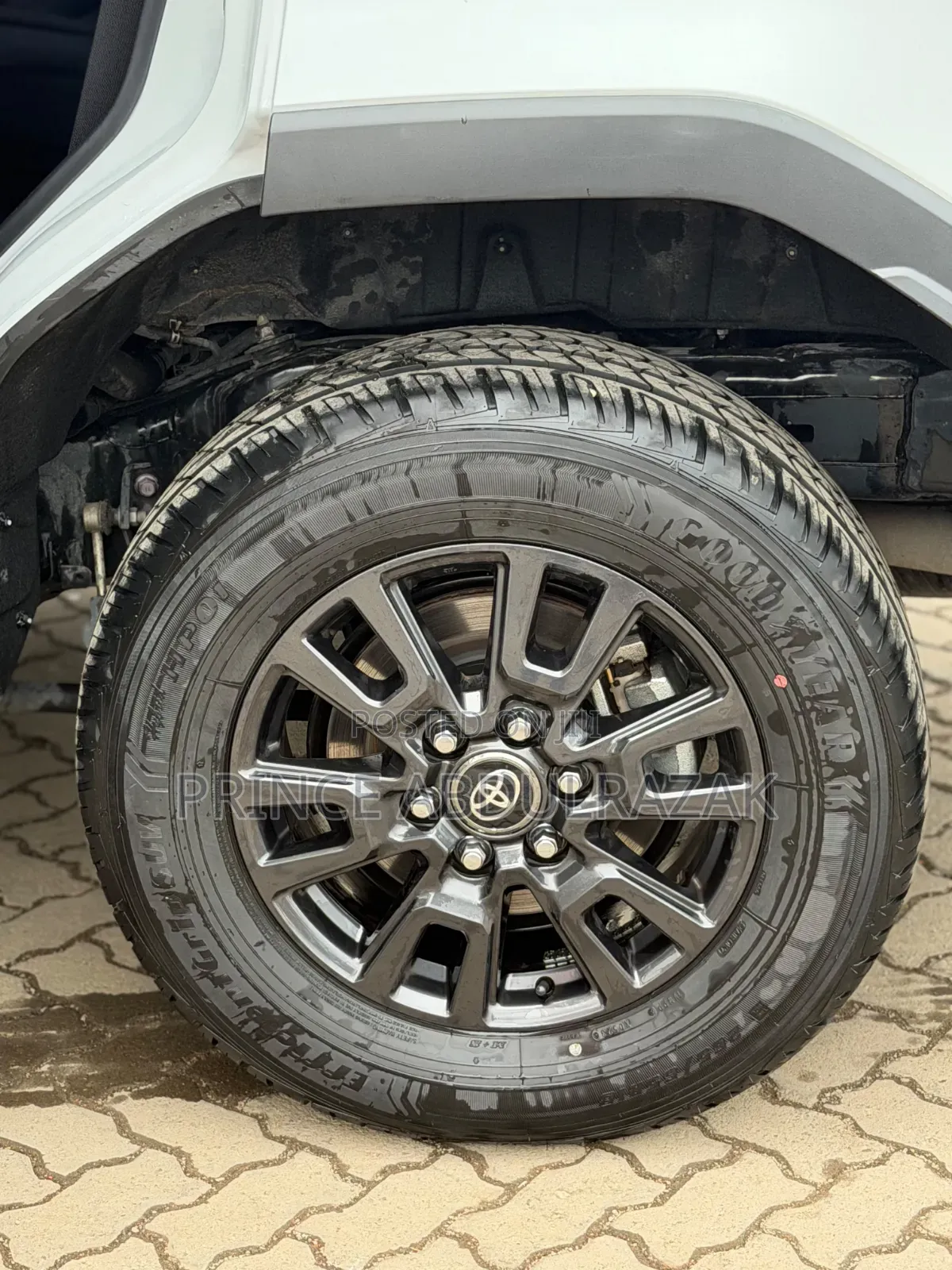 Toyota Land Cruiser Prado 2.8 2024 White