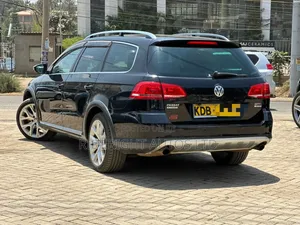 Volkswagen Passat 2013 Black