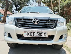 Toyota Hilux 2012 Silver