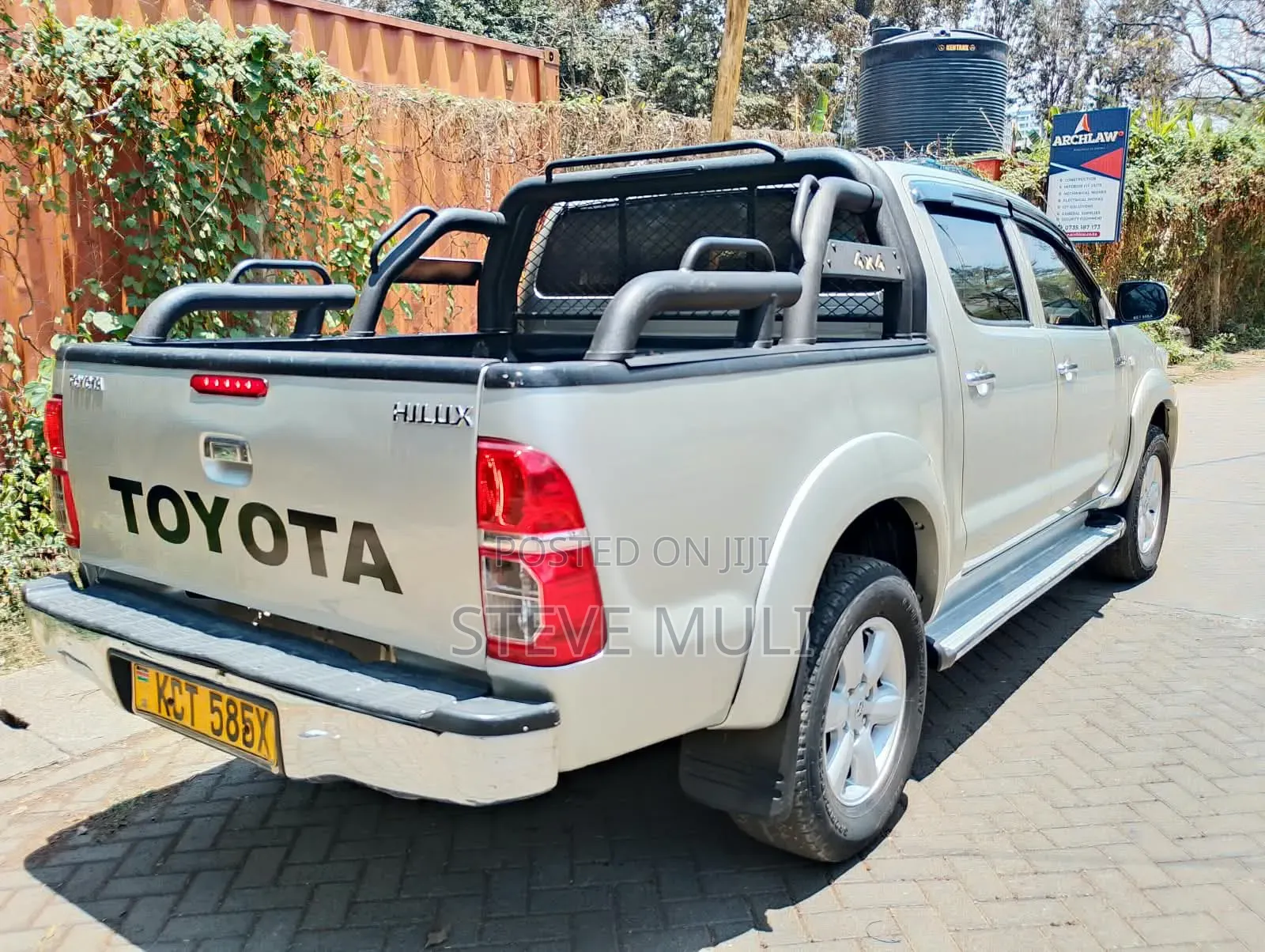 Toyota Hilux 2012 Silver