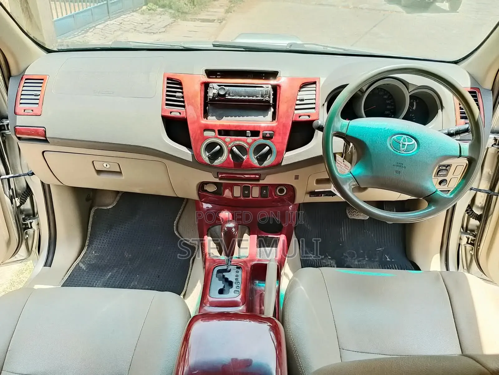 Toyota Hilux 2012 Silver