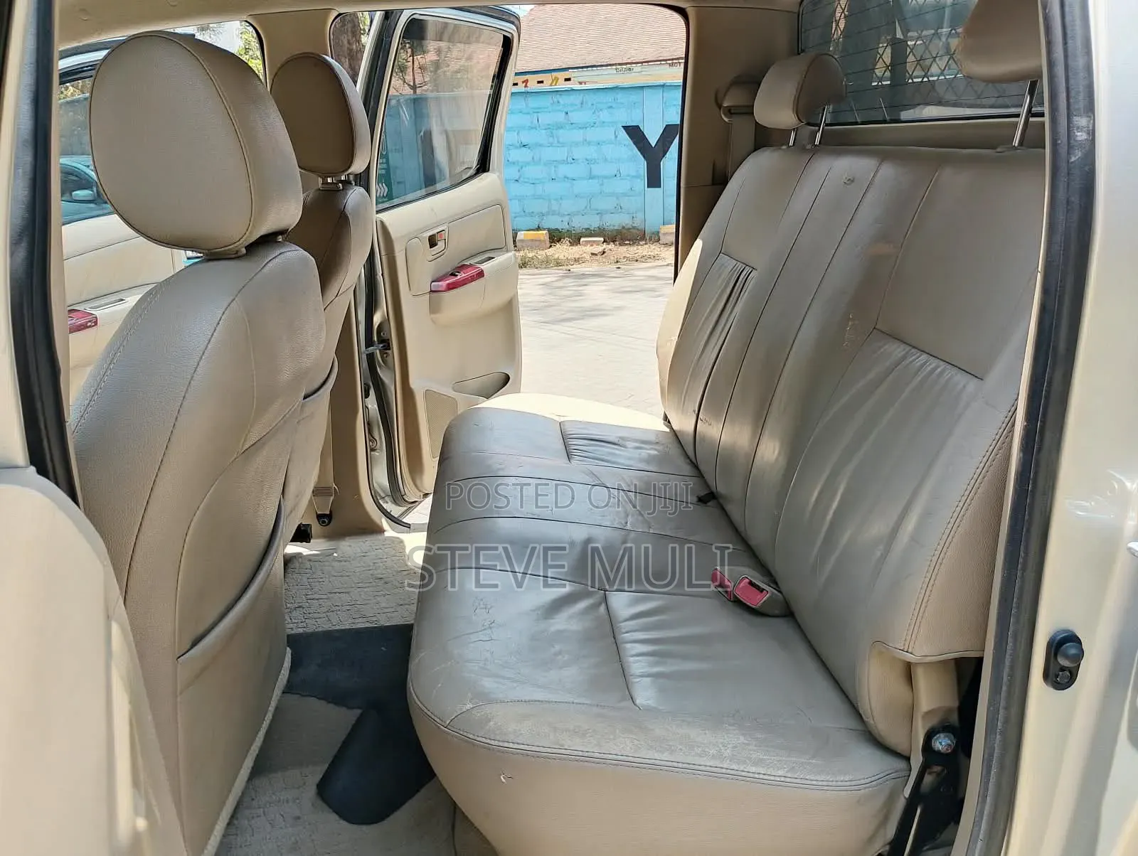 Toyota Hilux 2012 Silver