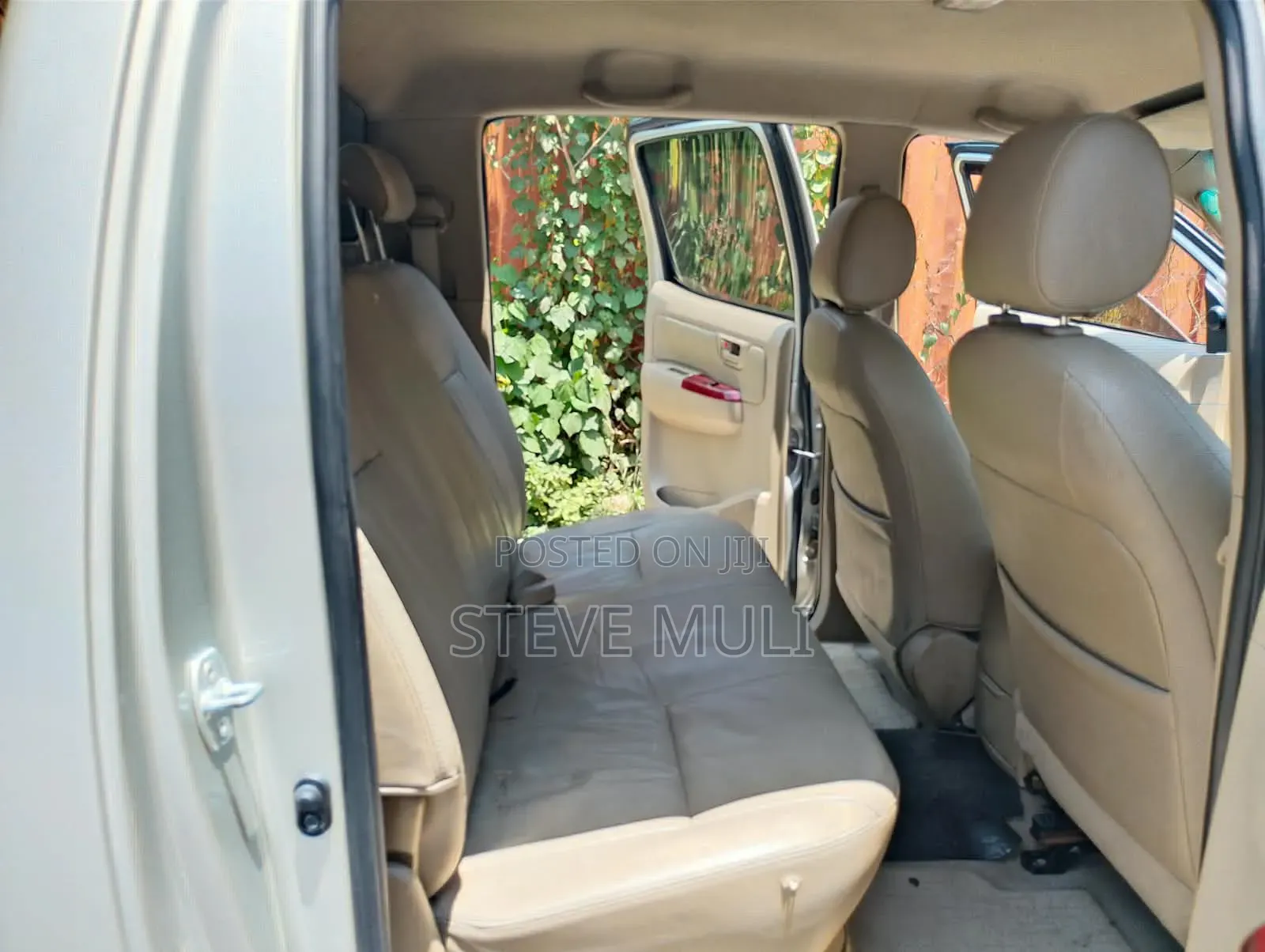Toyota Hilux 2012 Silver