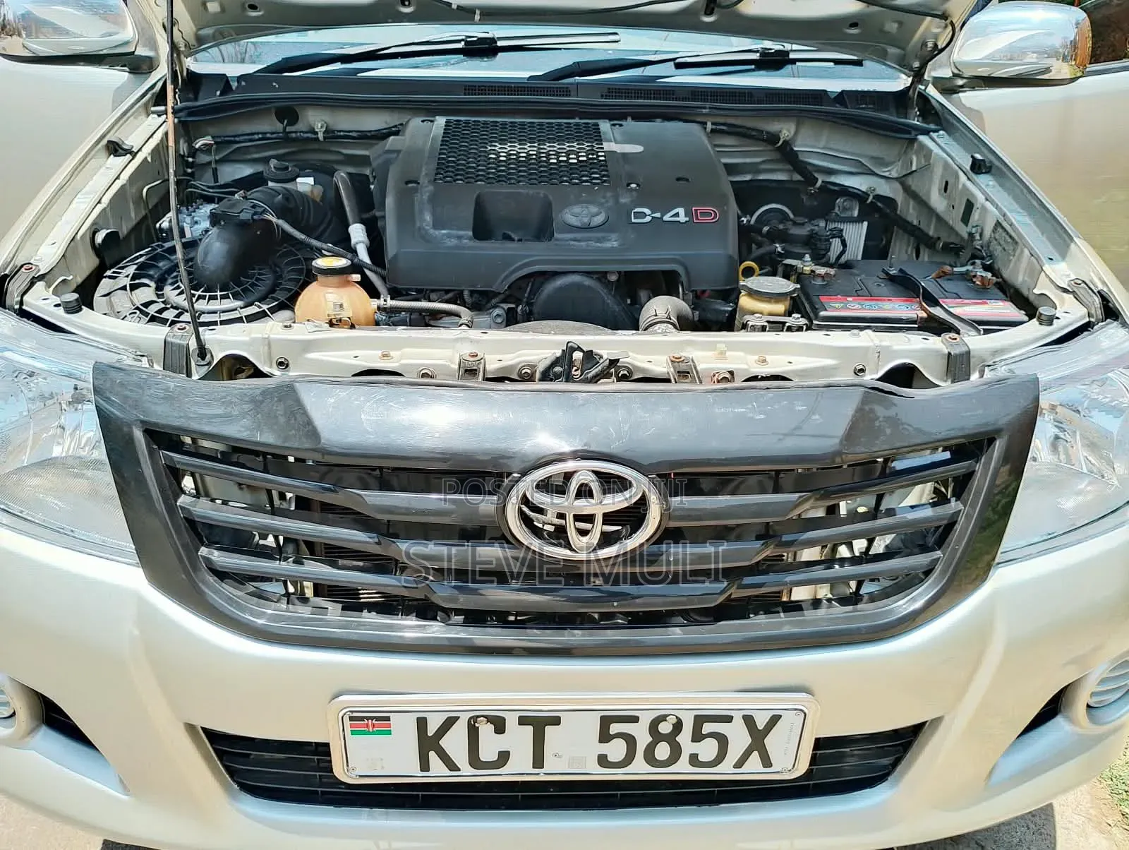 Toyota Hilux 2012 Silver