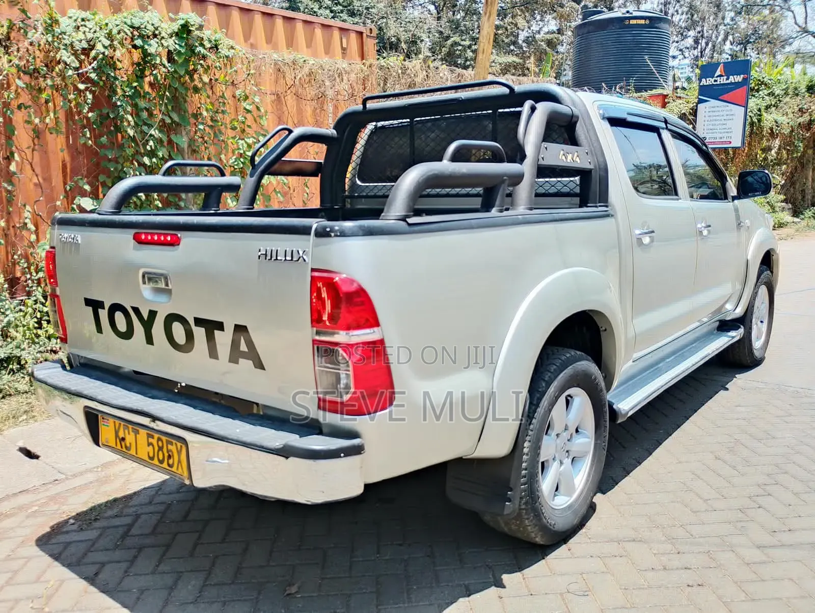 Toyota Hilux 2012 Silver