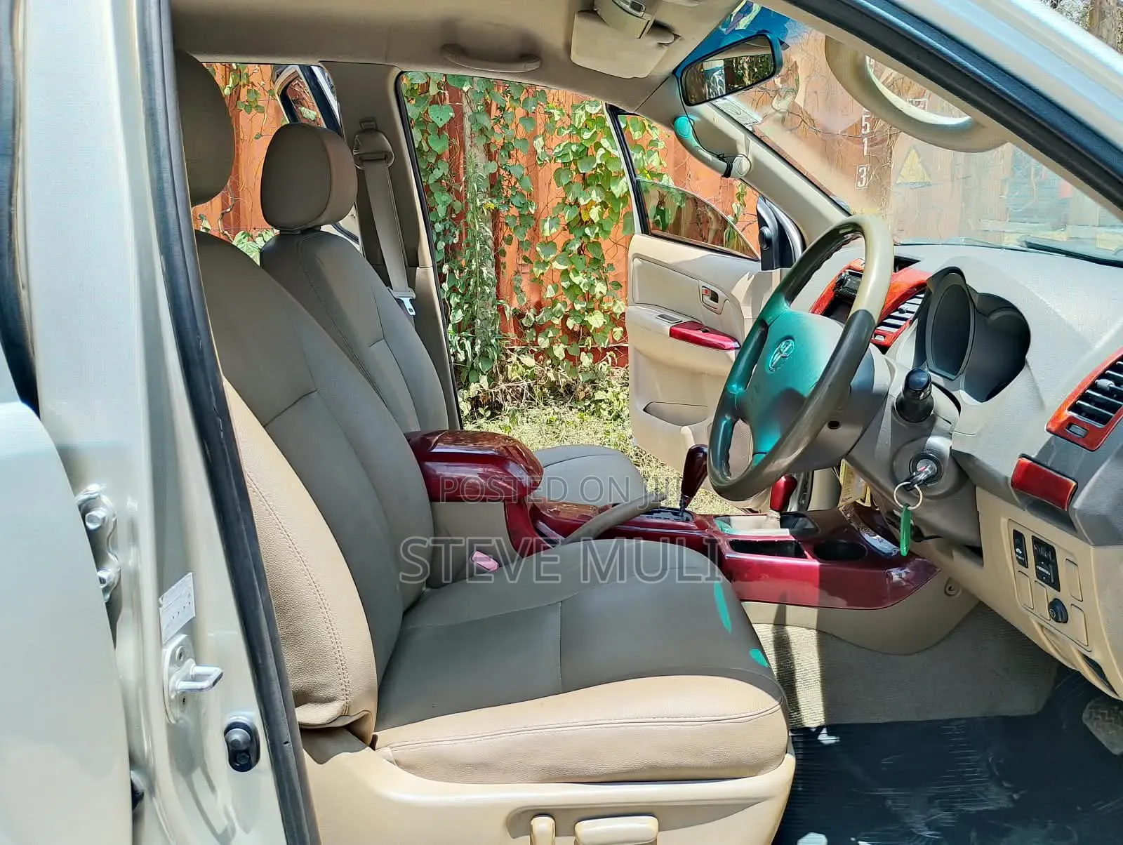 Toyota Hilux 2012 Silver