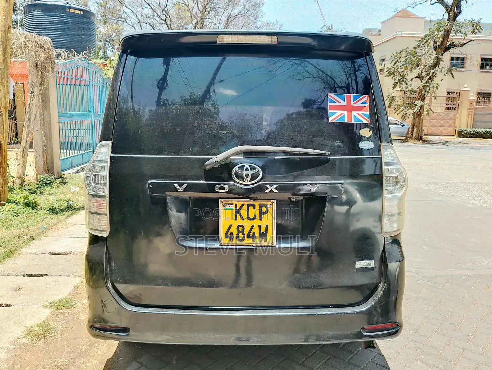 Toyota Voxy ZS 2WD 8-Seater 2012 Matt Black