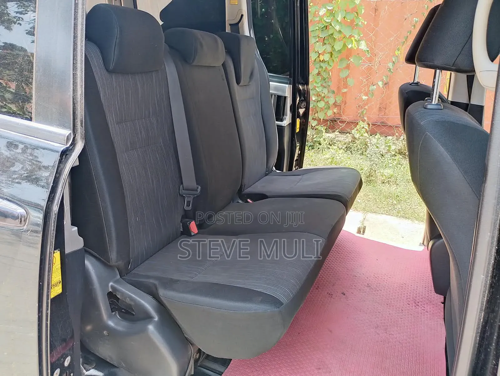 Toyota Voxy ZS 2WD 8-Seater 2012 Matt Black