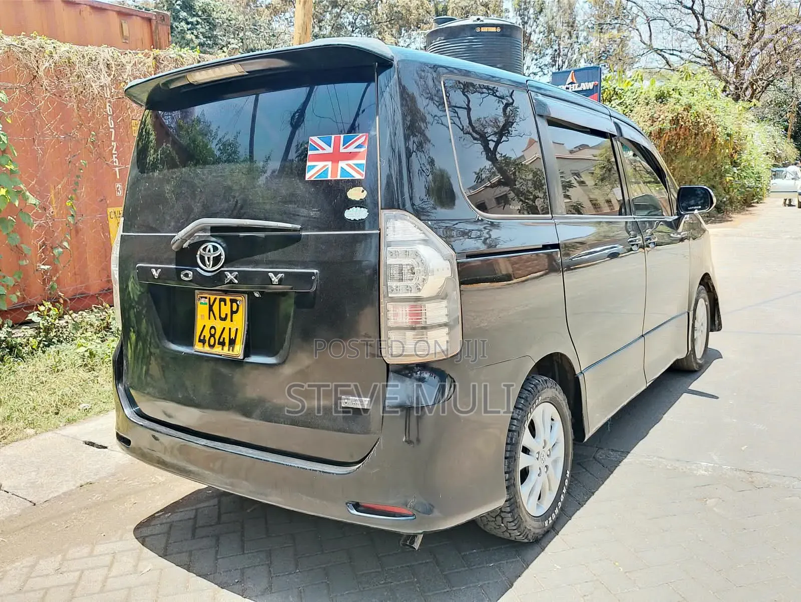 Toyota Voxy ZS 2WD 8-Seater 2012 Matt Black