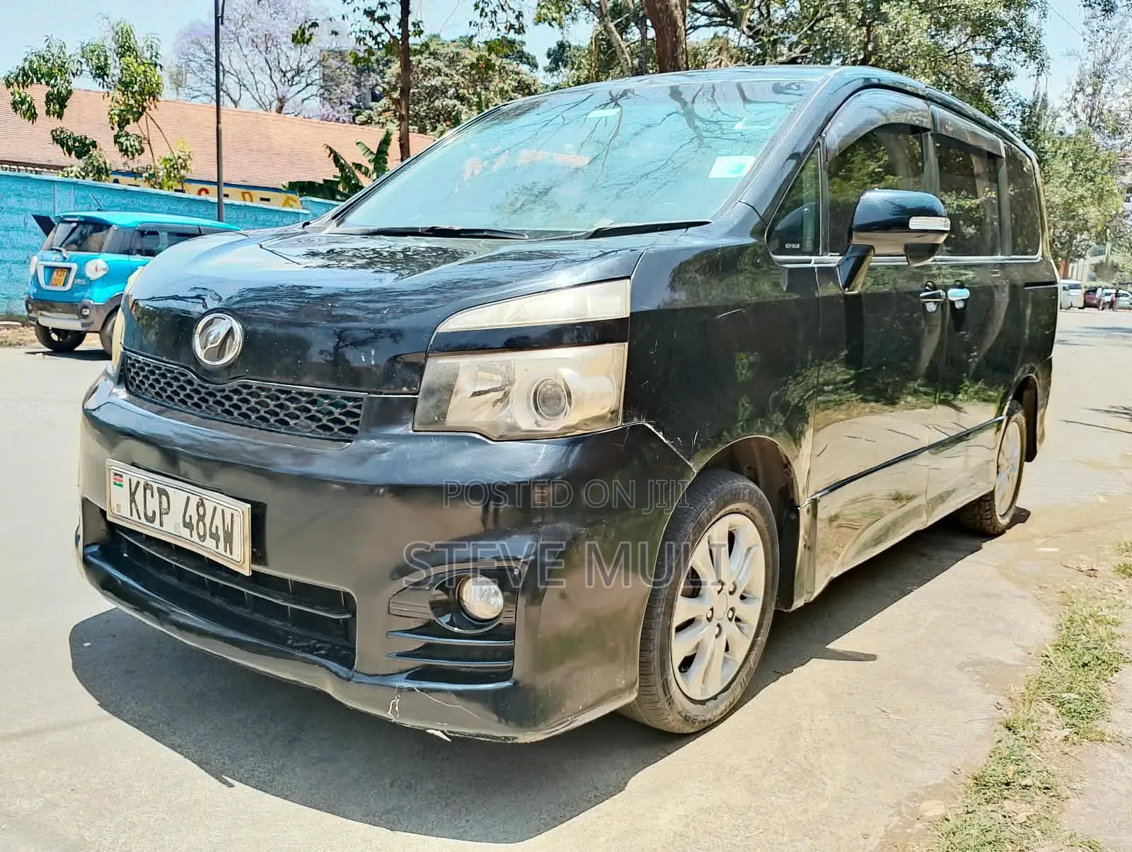 Toyota Voxy ZS 2WD 8-Seater 2012 Matt Black