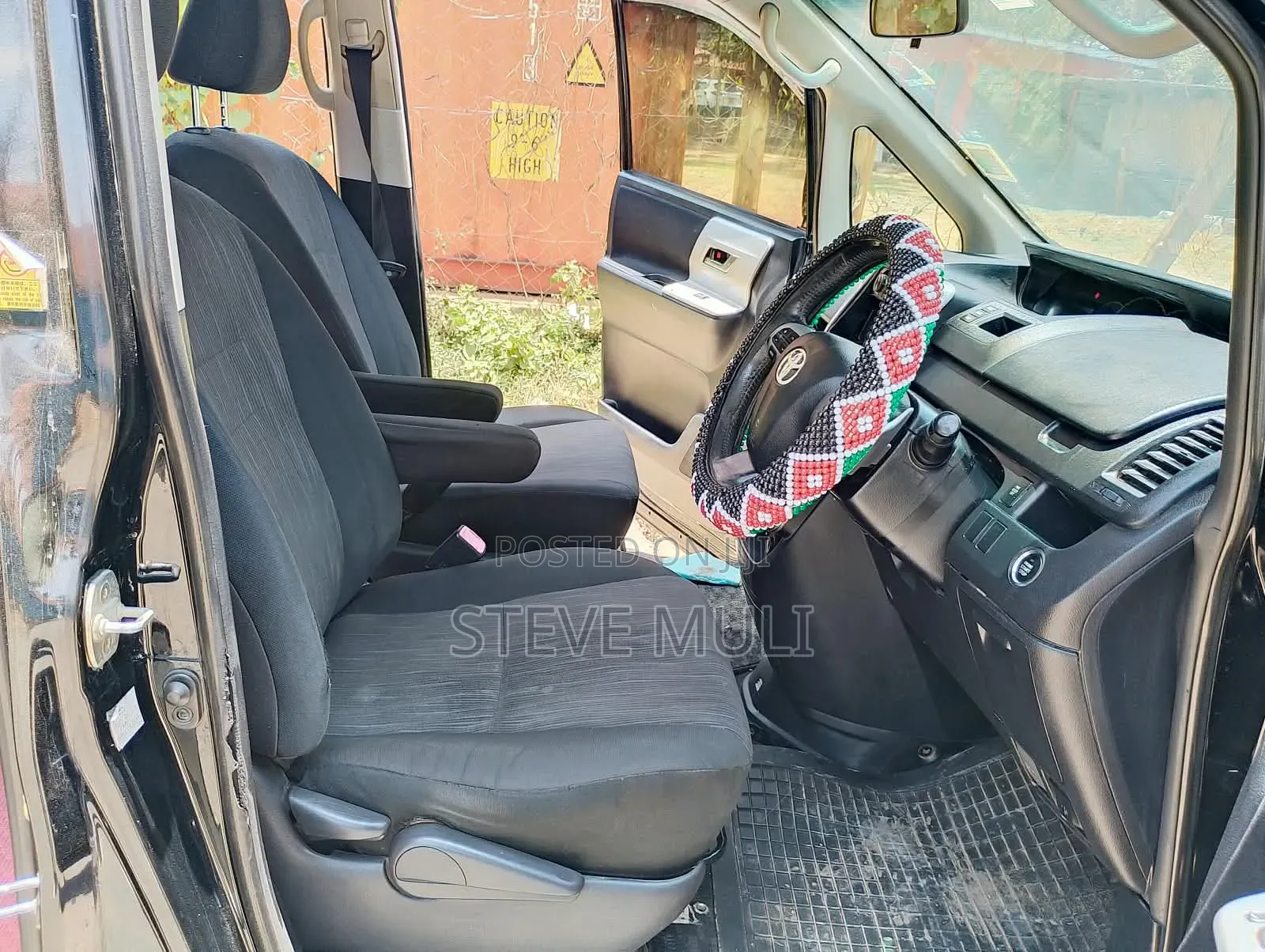 Toyota Voxy ZS 2WD 8-Seater 2012 Matt Black