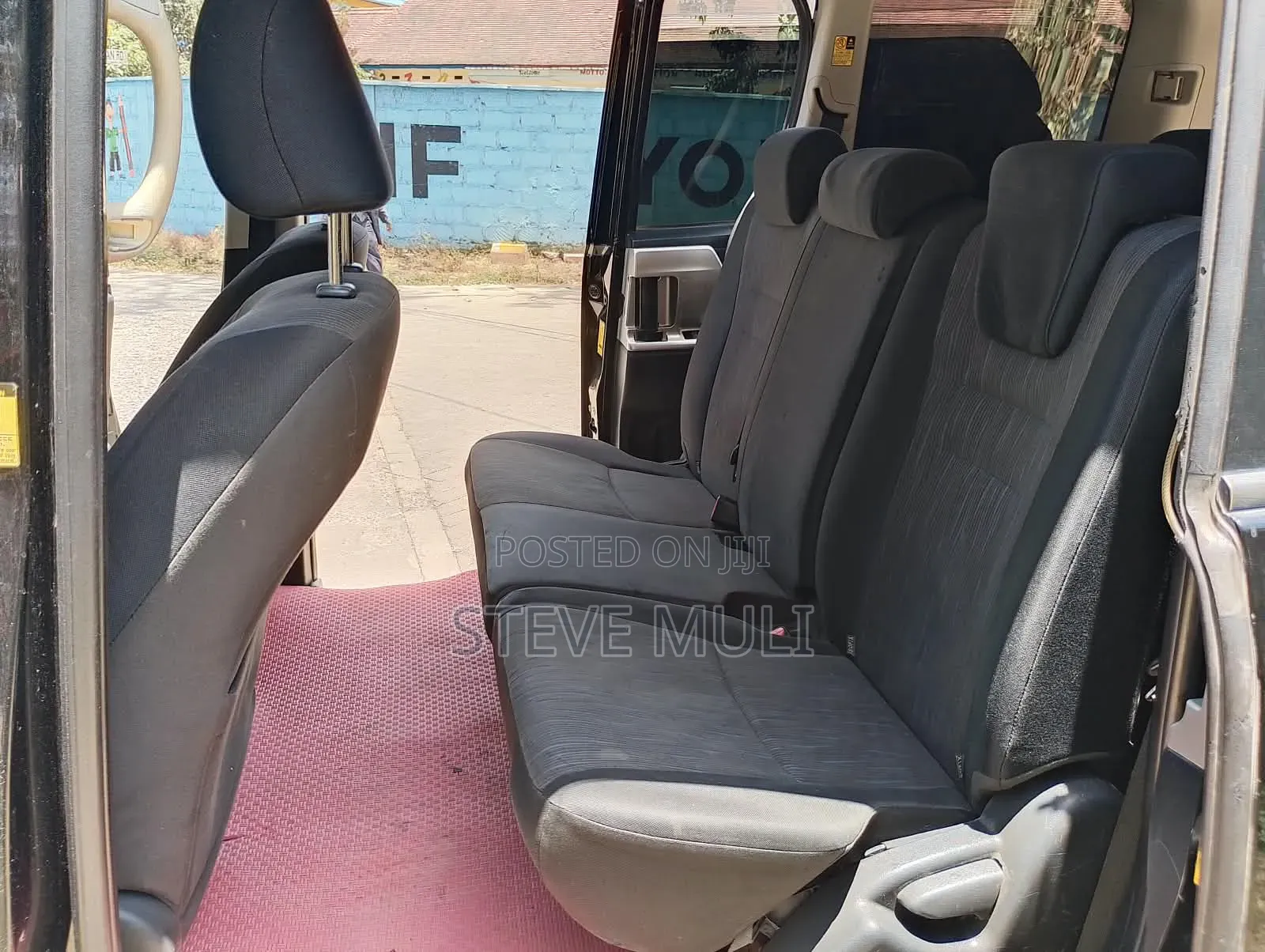 Toyota Voxy ZS 2WD 8-Seater 2012 Matt Black