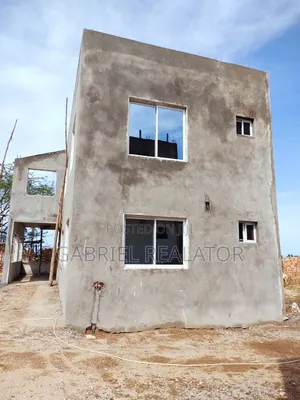 4bdrm Duplex in Town Centre for rent