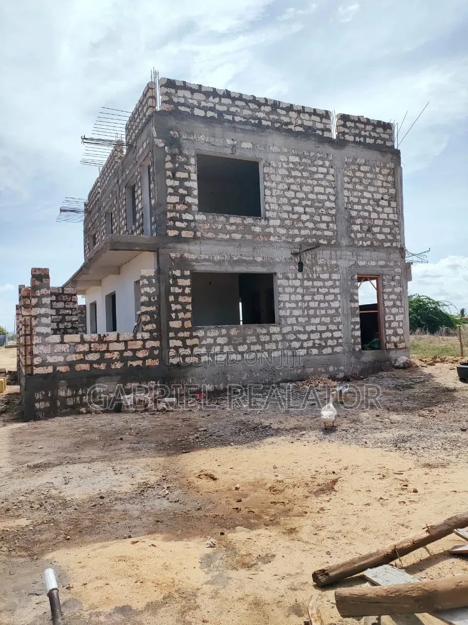 4bdrm Duplex in Town Centre for rent