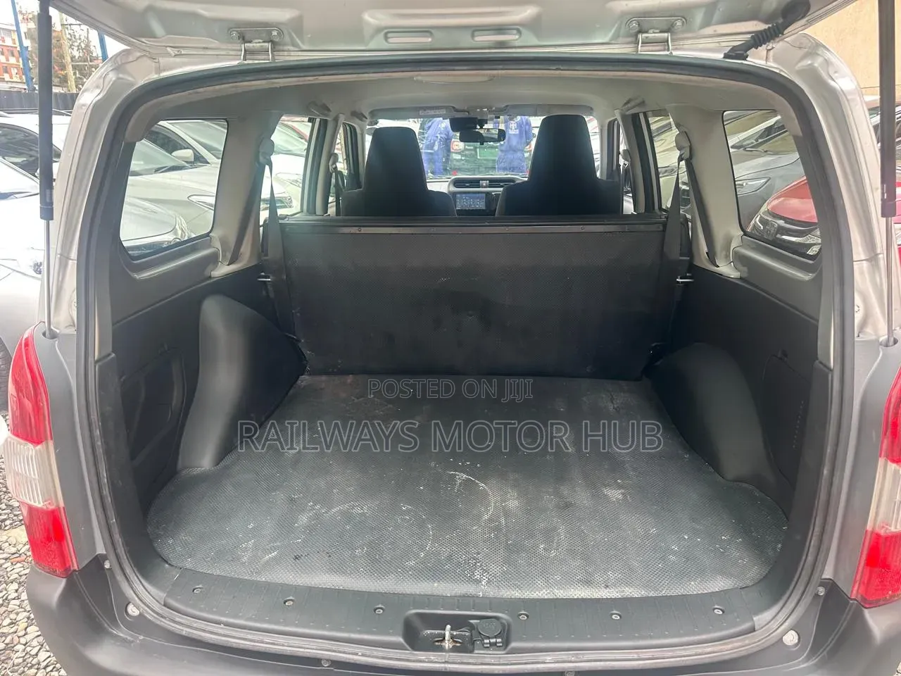 Toyota Probox 1.5 DX 2WD 2019 Silver