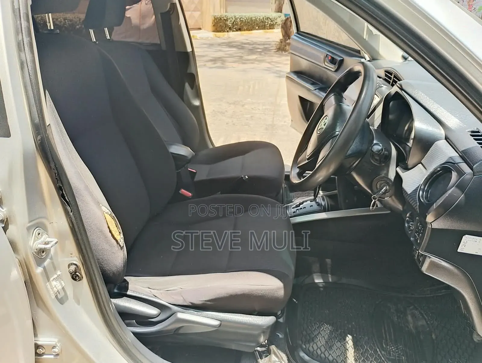 Toyota Corolla Fielder 1.5 Petrol FWD 2013 Silver