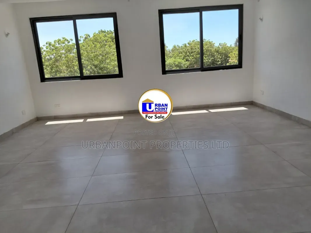 4bdrm Maisonette in Town Centre for sale