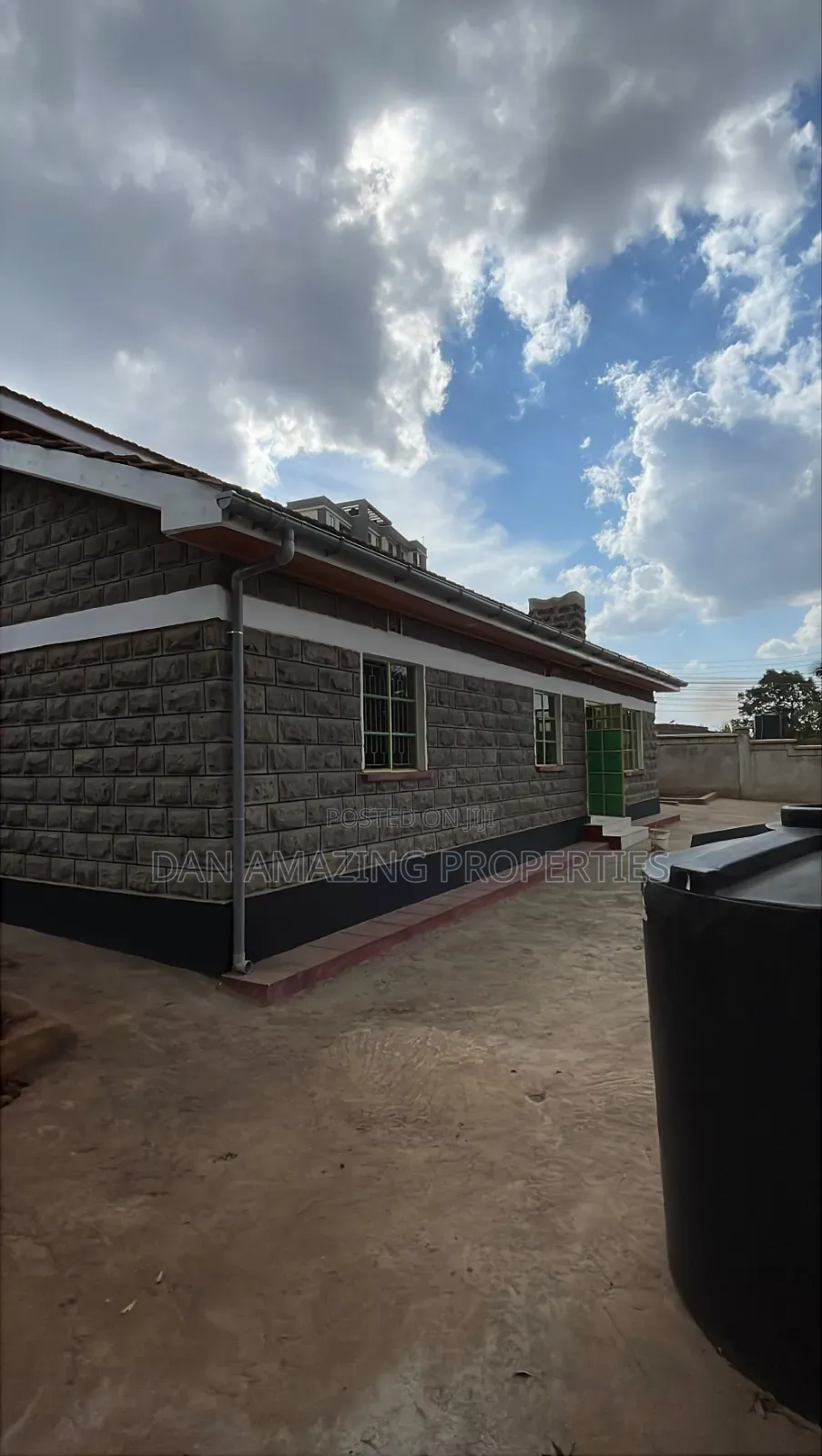 3bdrm Bungalow in Zambia Plus Dsq, Ngong CBD for rent