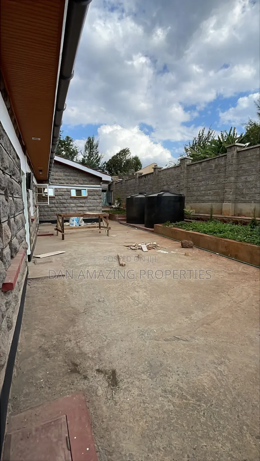 3bdrm Bungalow in Zambia Plus Dsq, Ngong CBD for rent