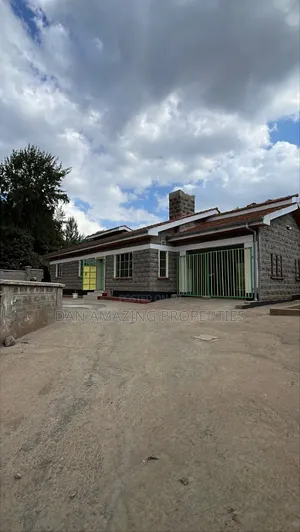 3bdrm Bungalow in Zambia Plus Dsq, Ngong CBD for rent