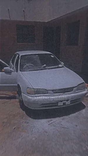 Toyota Corolla 1998 White