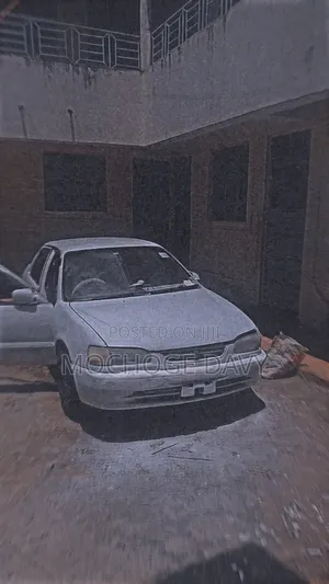 Toyota Corolla 1998 White