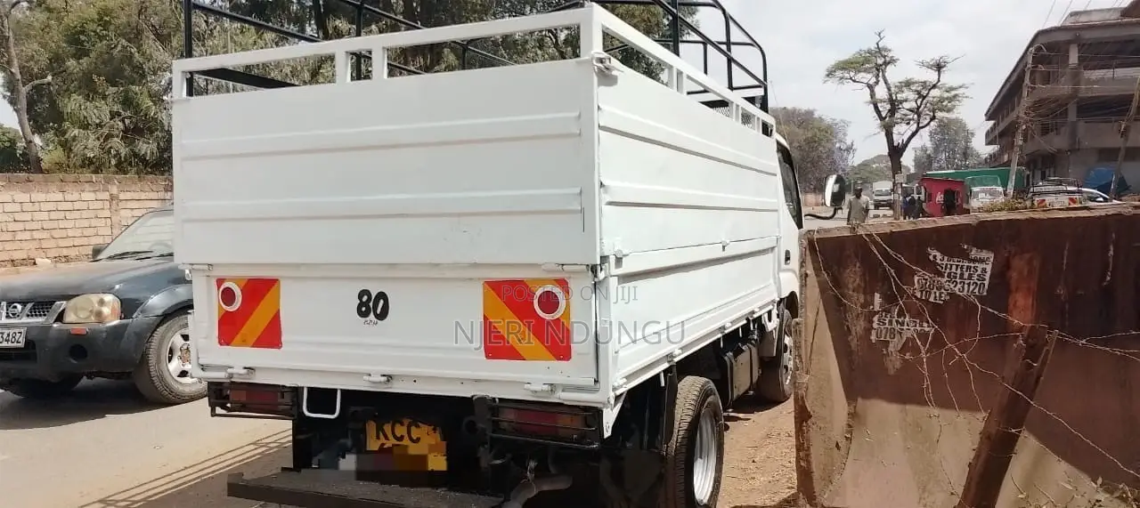 Toyota Dyna 2013 White