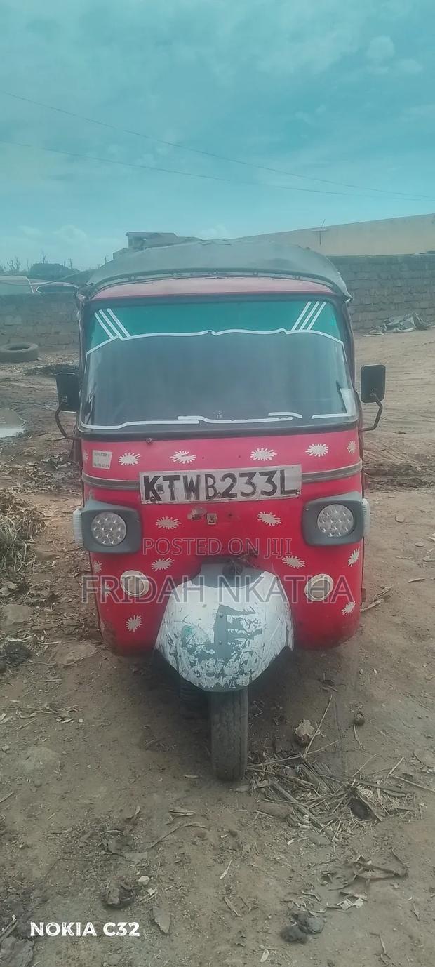 Piaggio 2019 Red - thumbnail 4