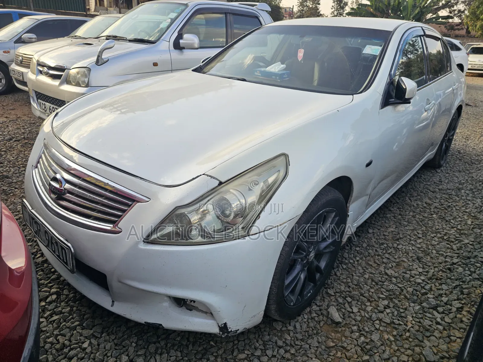 Nissan Skyline 2011 White