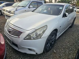 Nissan Skyline 2011 White