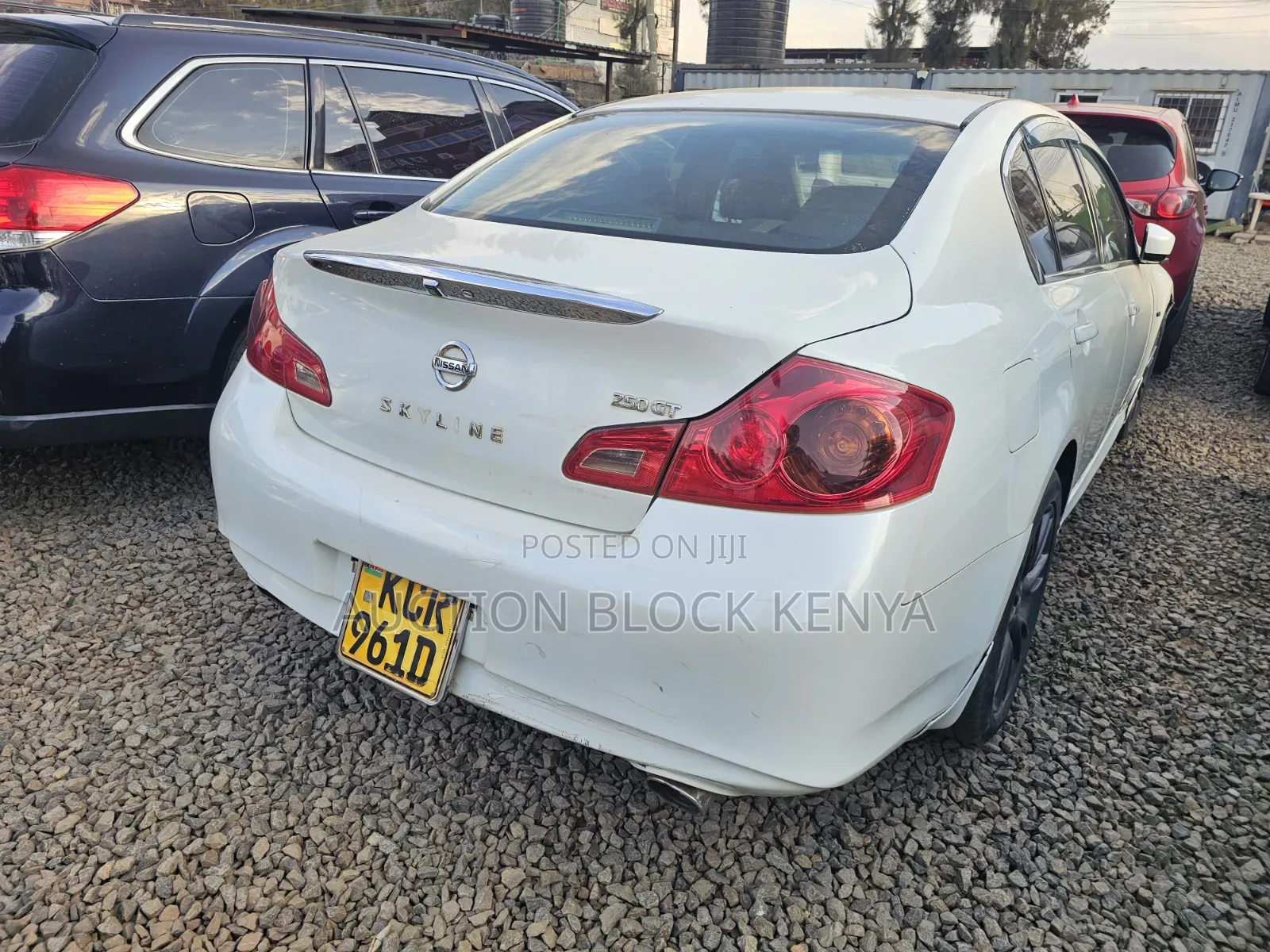 Nissan Skyline 2011 White