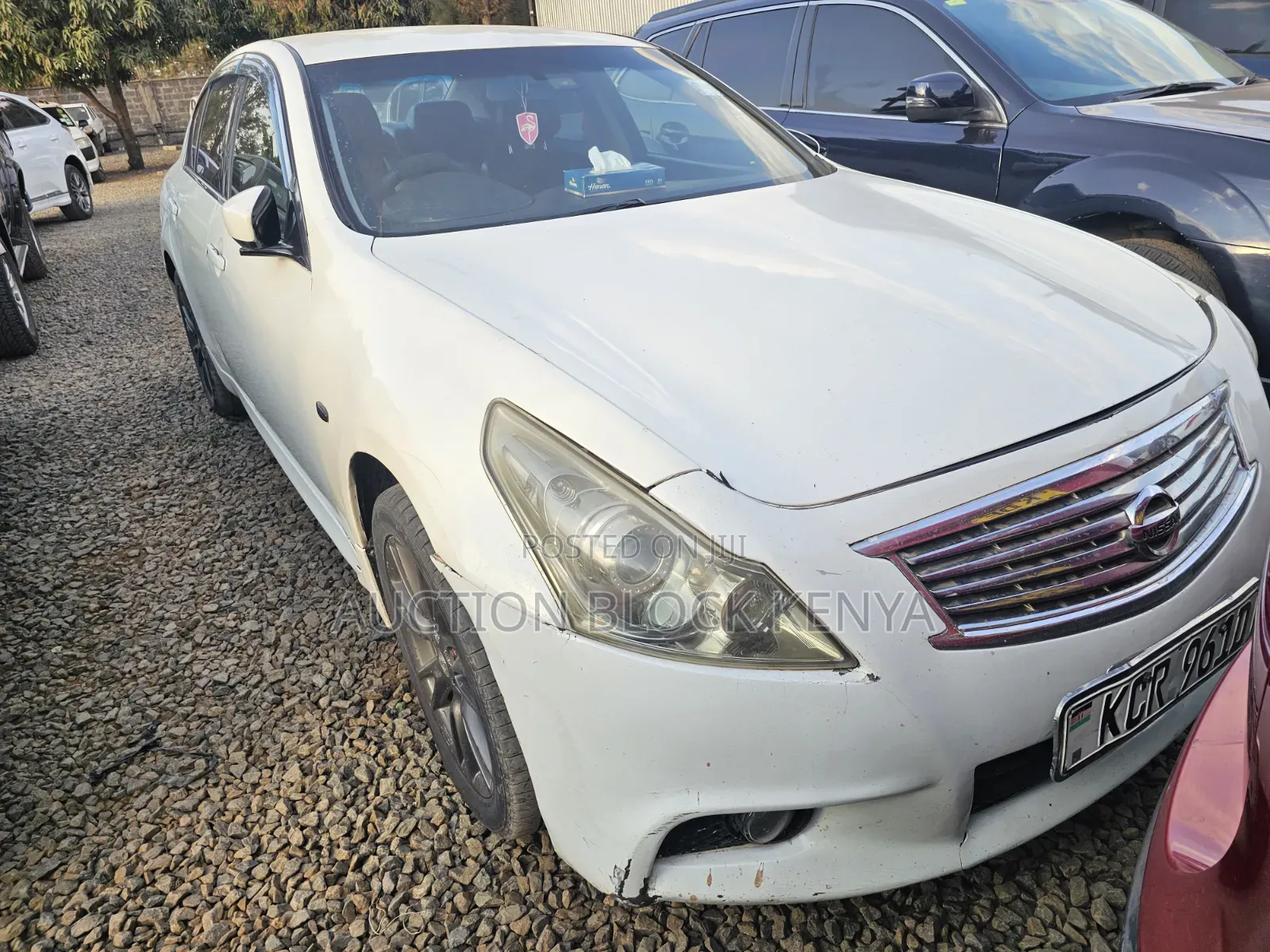 Nissan Skyline 2011 White