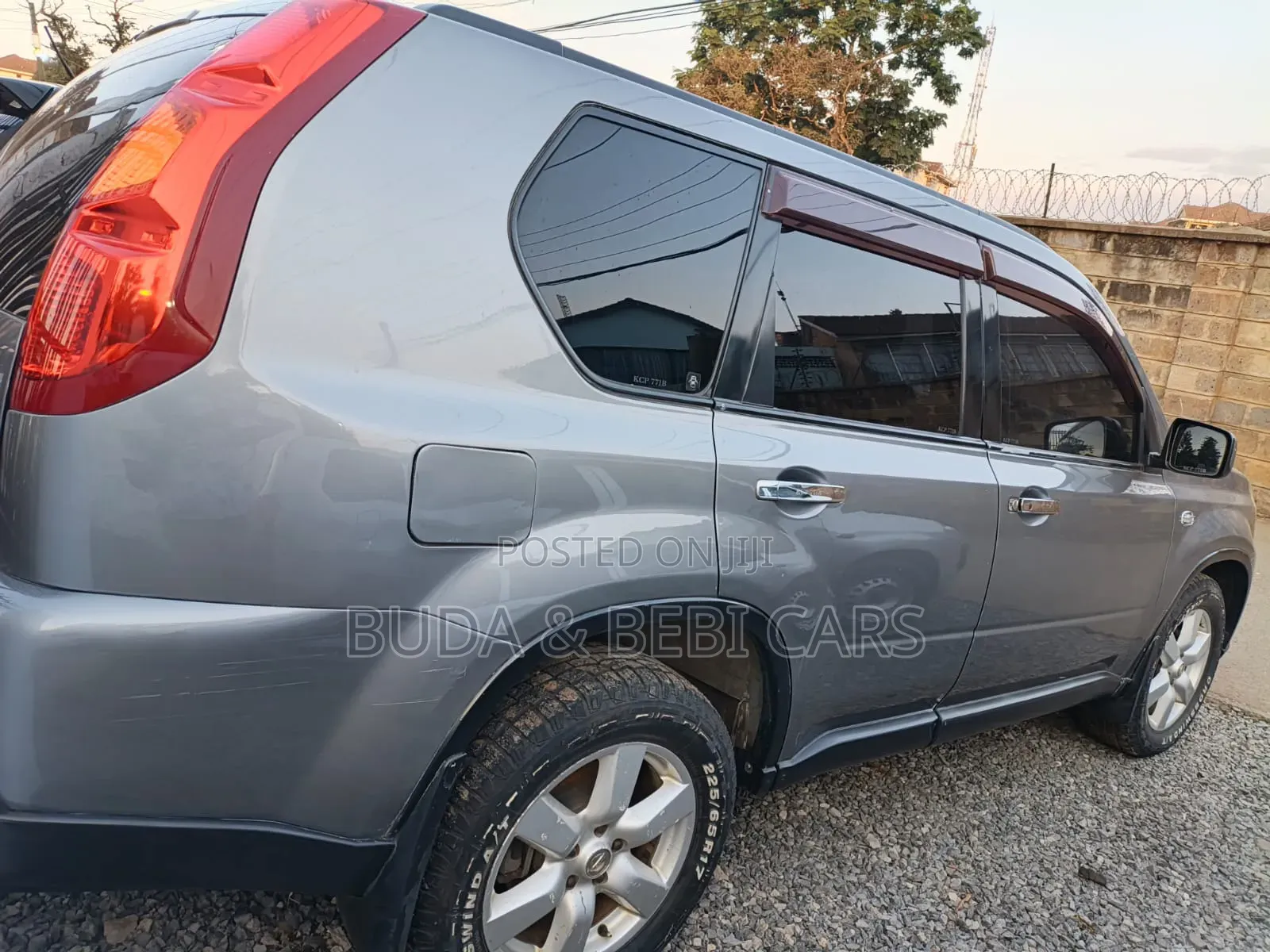 Nissan X-Trail 2.0 Petrol XE 2011 Silver