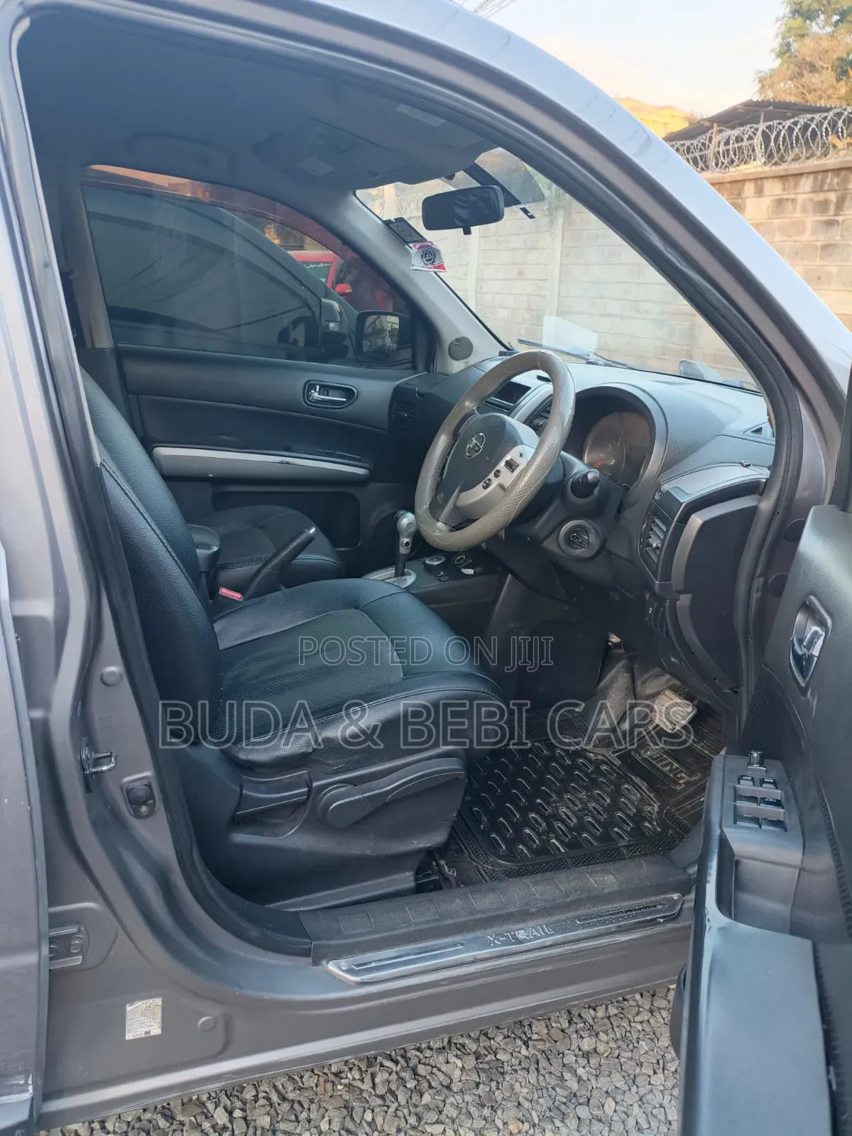 Nissan X-Trail 2.0 Petrol XE 2011 Silver