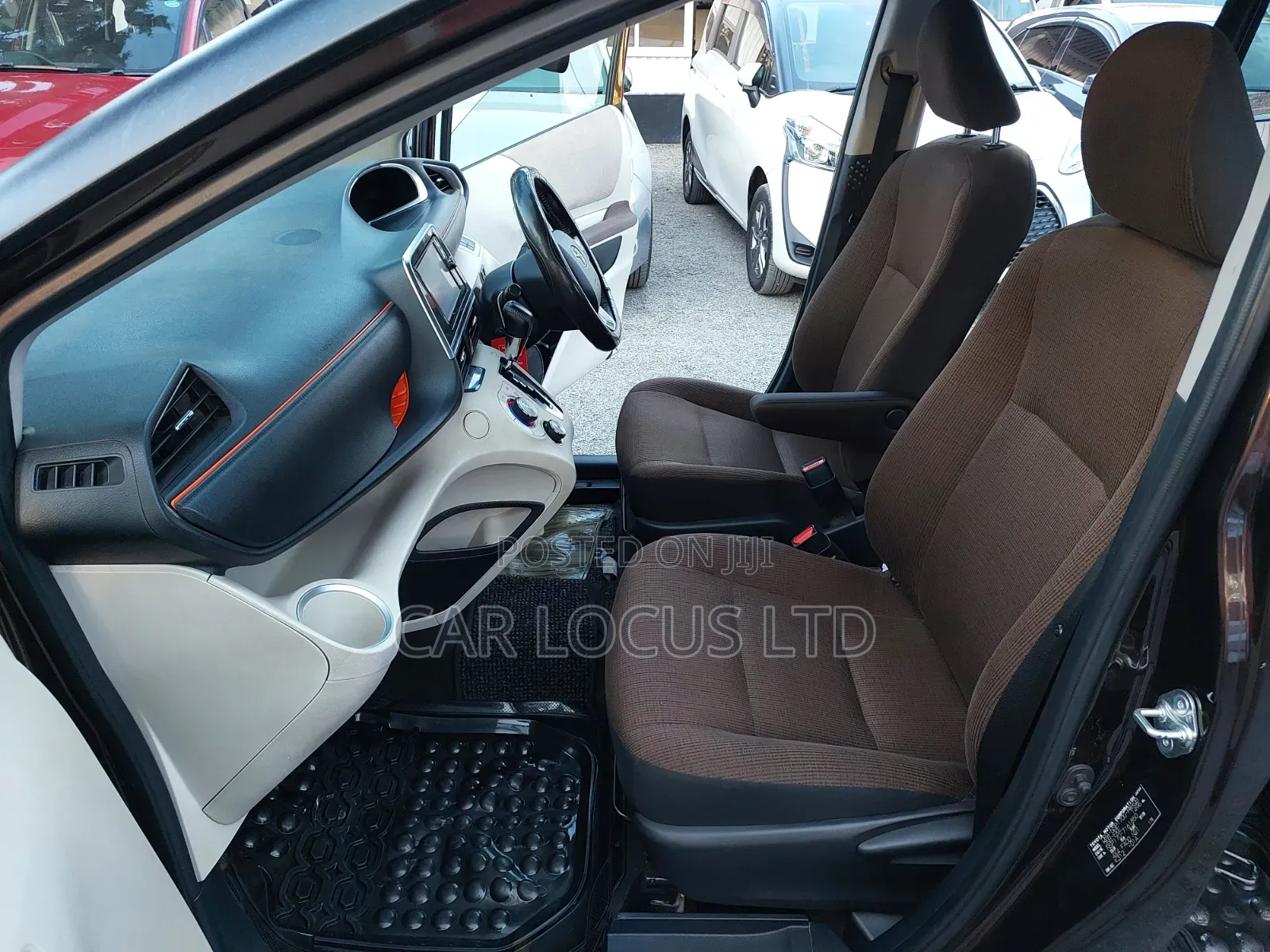 Toyota Sienta 2018 Brown