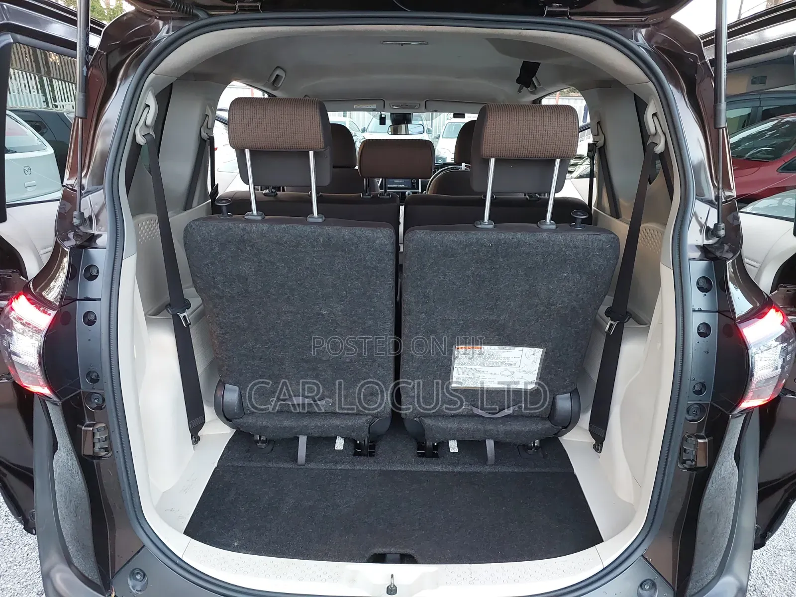 Toyota Sienta 2018 Brown