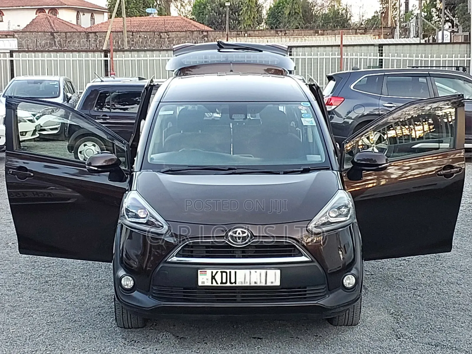Toyota Sienta 2018 Brown
