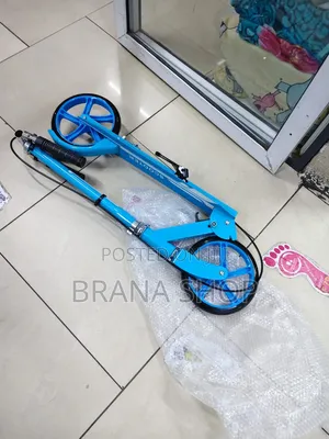 Stylish Blue Kick Scooter – Durable Foldable Outdoor Cruiser 