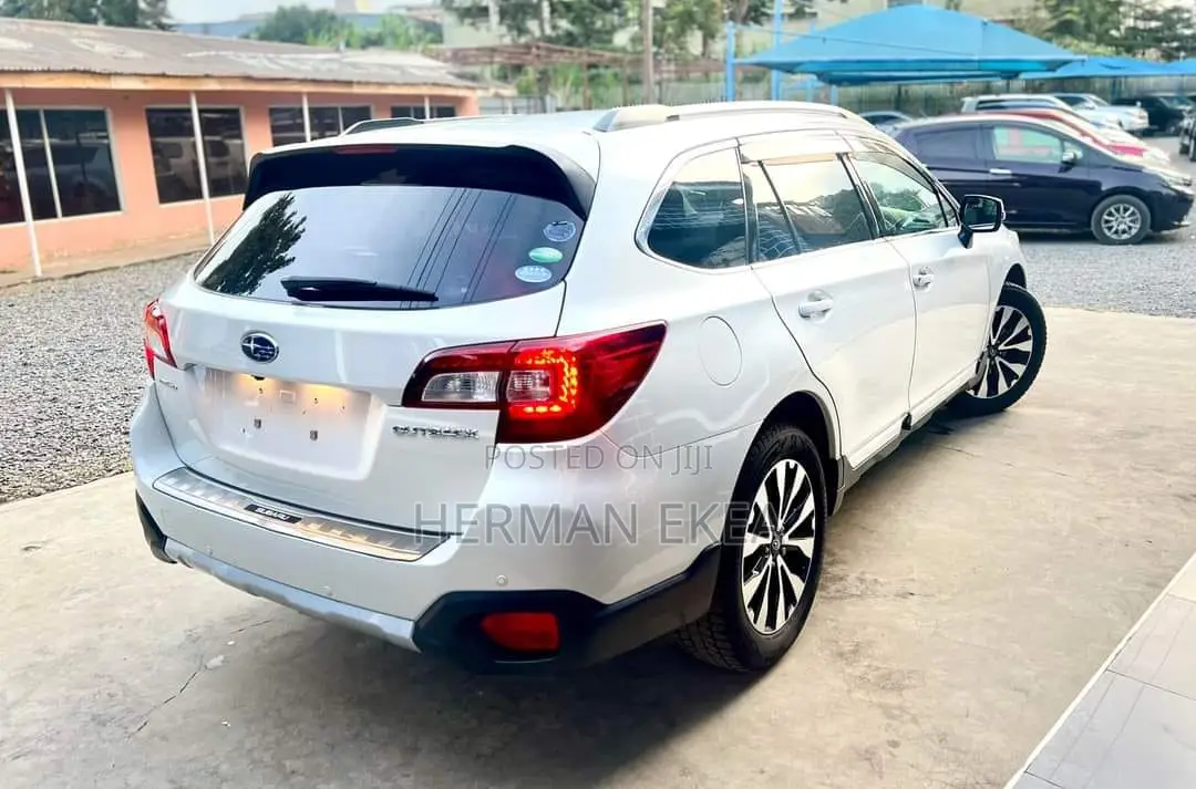Subaru Outback 2.5i AWD 2016 White