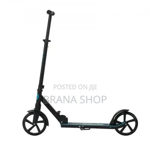 Rugged Black Outdoor Cruiser Kick Scooter – Durable Design 
